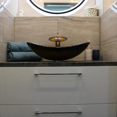 Διαμέρισμα Izzy Apartament Μίσκολτς