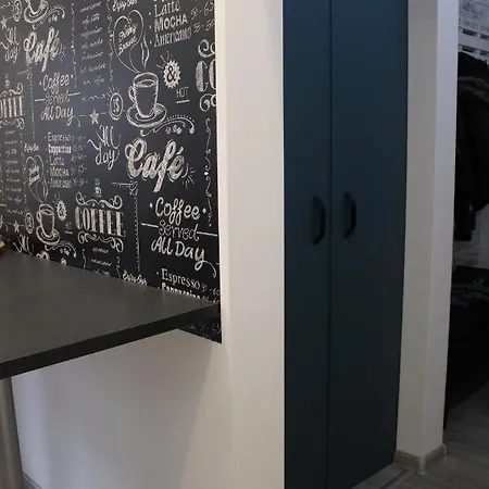 Izzy Apartament Διαμέρισμα Μίσκολτς