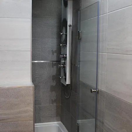 Apartment Izzy Apartament Miskolc