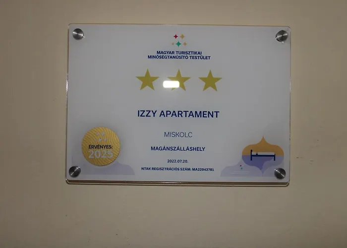 Apartment Izzy Apartament *